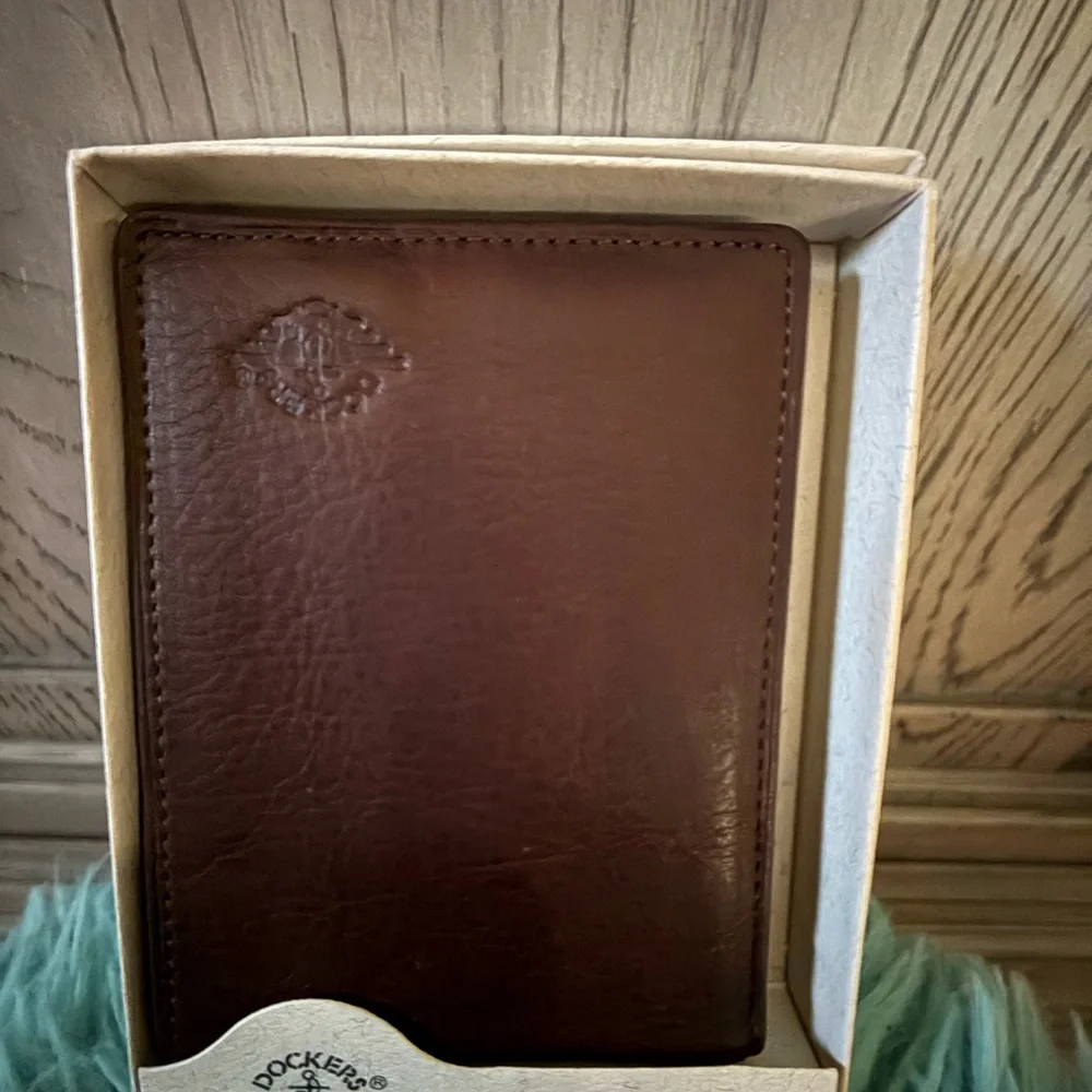Dockers Brown Slimfold Wallet